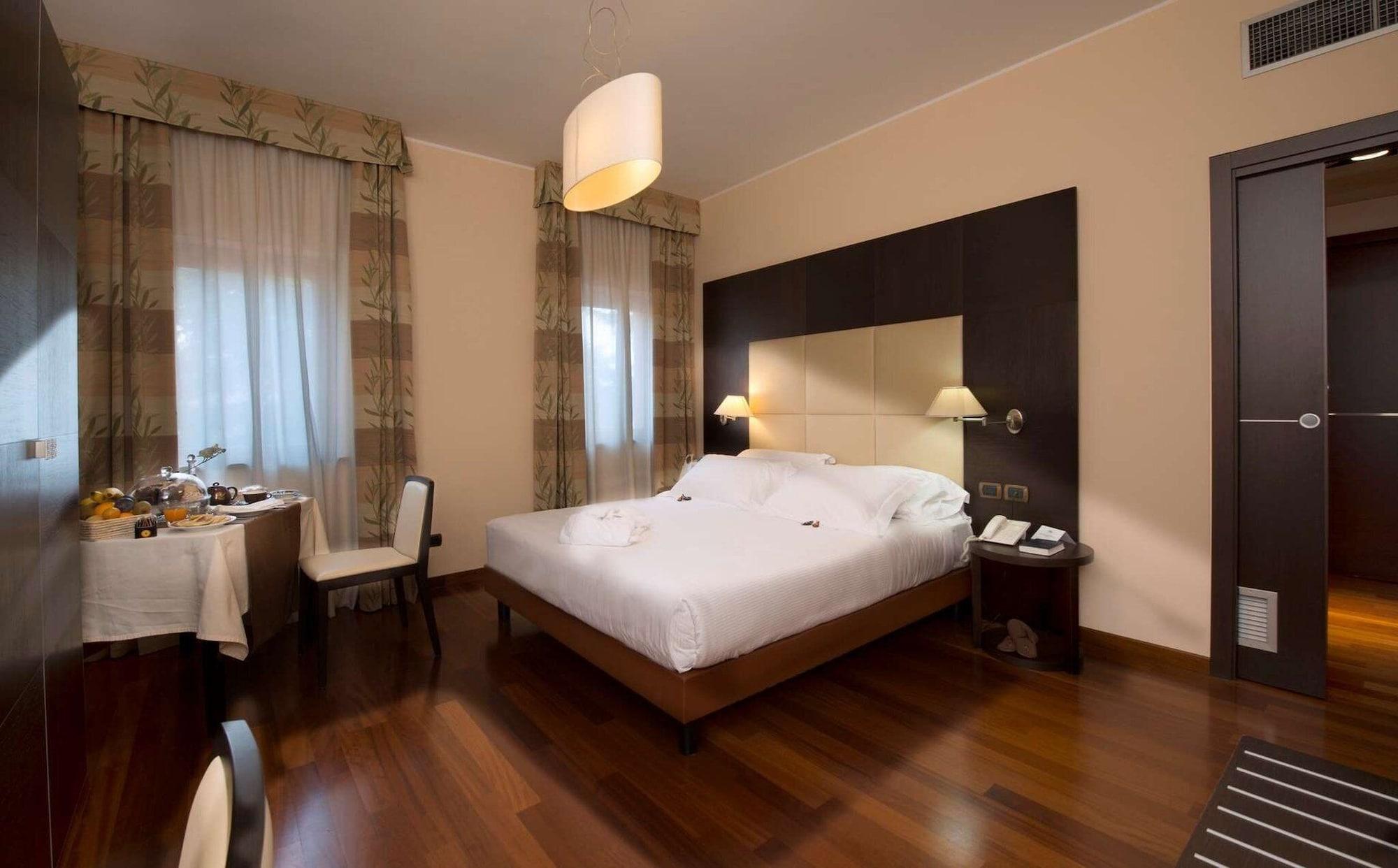 Hotel Guglielmo Catanzaro Esterno foto