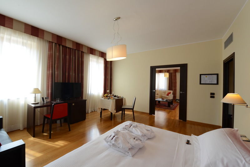 Hotel Guglielmo Catanzaro Esterno foto