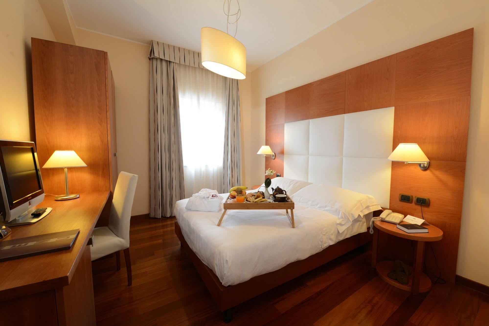 Hotel Guglielmo Catanzaro Esterno foto